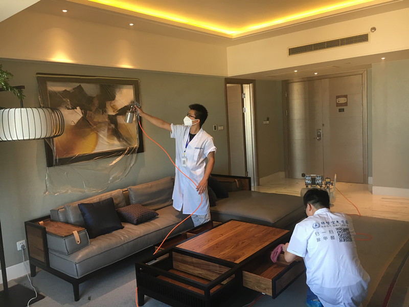 新買(mǎi)的衣柜甲醛含量較高，除甲醛公司建議不要急于放衣物